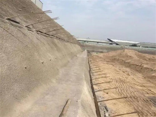 历城河道边坡加固
